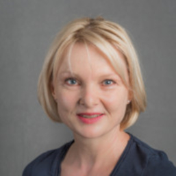Dr.  Susanne Glowienke